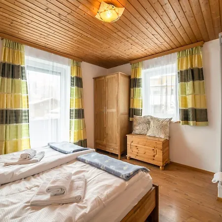 In Kirchberg Near Lift * קירשברג אין טירול