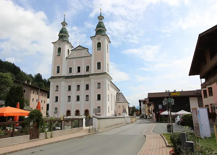 In Kirchberg Near Lift كيرشبرغ ان تيرول