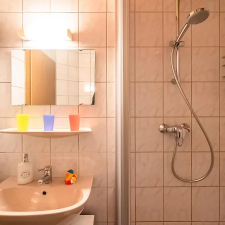 In Tirol With Private Garden Apartment